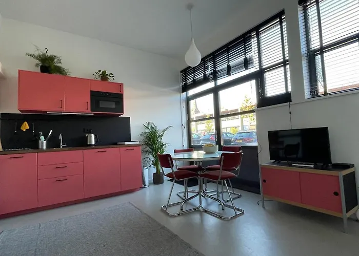 Pensión 28a5 With Free Parking Place