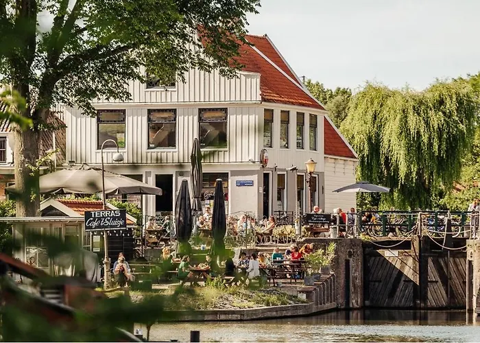 28a5 With Free Parking Place Pensión Ámsterdam